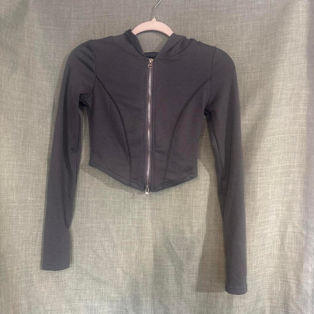 Gray ribbed zip up hoodie